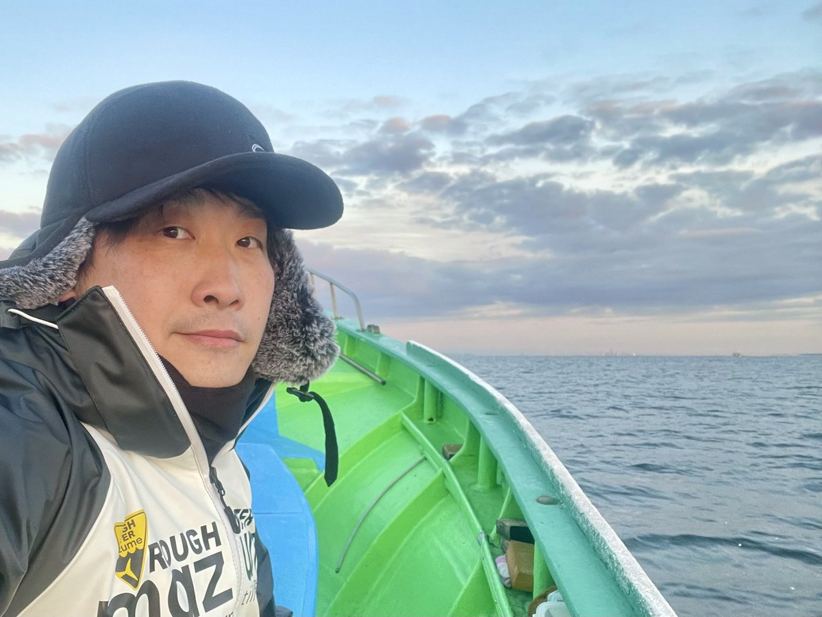 tsuritengu's tweet image. タチウオ・アジのリレーに行ってきました！
タチウオ８尾(F4サイズ5尾)
中アジ５尾
テンヤでドスッと乗せることができて、朝一４連チャンキメれた✌️

リーディングLG82H
シーボーグ100JL/1.5号
ジャッカルテンヤ50号グロー
アミノリキッド漬けイワシ