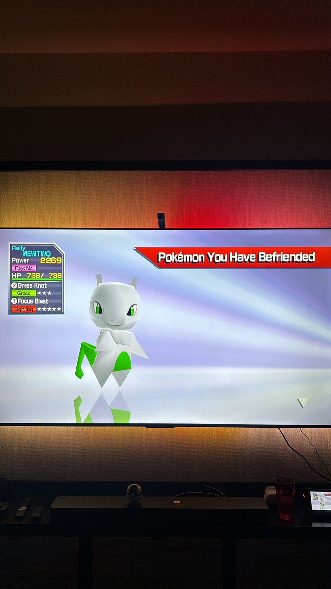 Shinyhuntsman's tweet photo. SHINY BOSS MEWTWO IN RUMBLE WHAT THE ACTUAL HECK THIS IS INSANE TWO DAYS AFTER RAYQUAZA https://t.co/Y4JsSnswn2