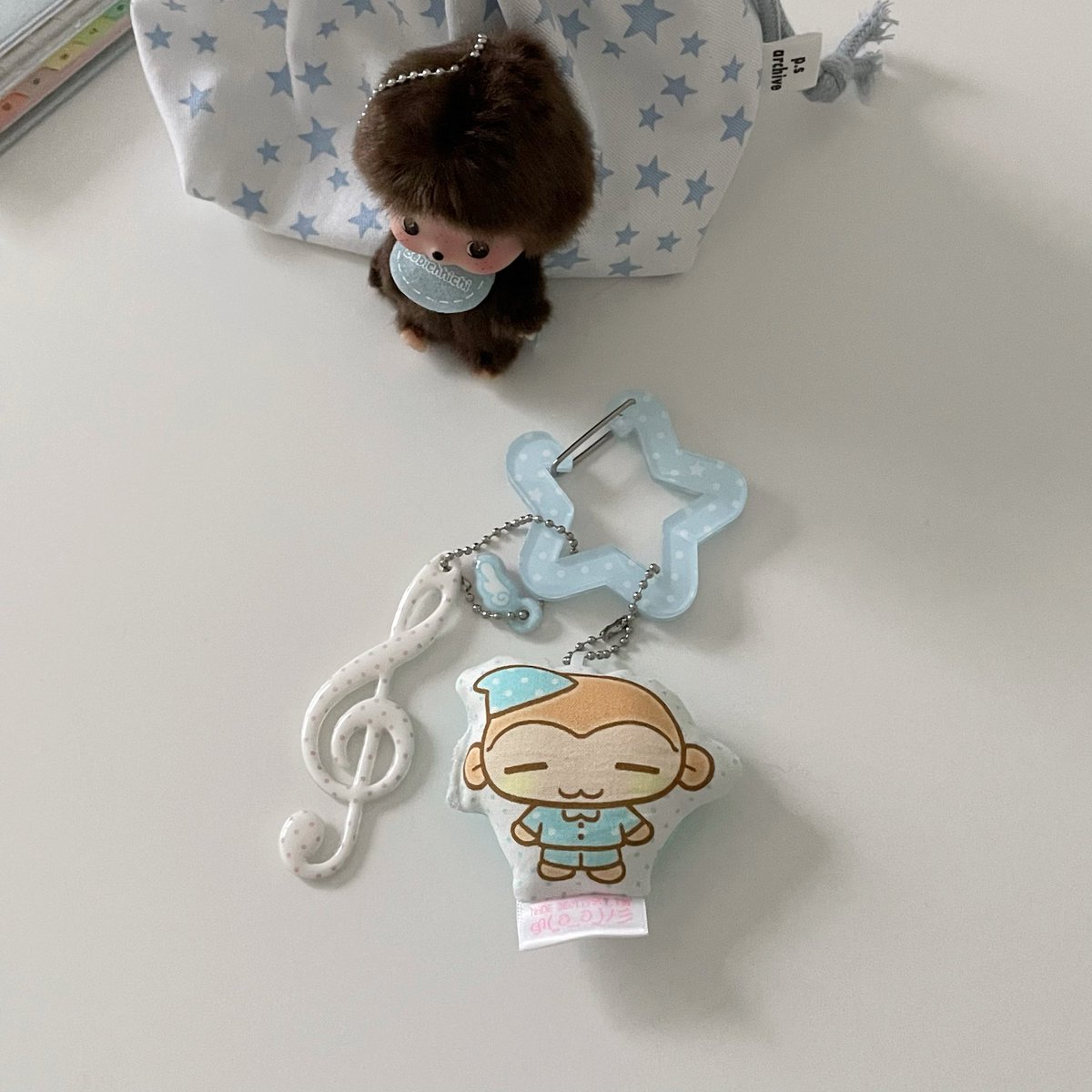 ssuuging's tweet photo. 카라비너 왔는데 넘넘 맘에 듦 // 부낗

색상별로 하나씩 주문했는데 업체에서 여분으로 그레이를 하나 더 보내주셨더라고요 ! 

이 글 알티해주시는 1분께 그레이 색상 보내드릴께요옷 https://t.co/pDDNf1fuJQ