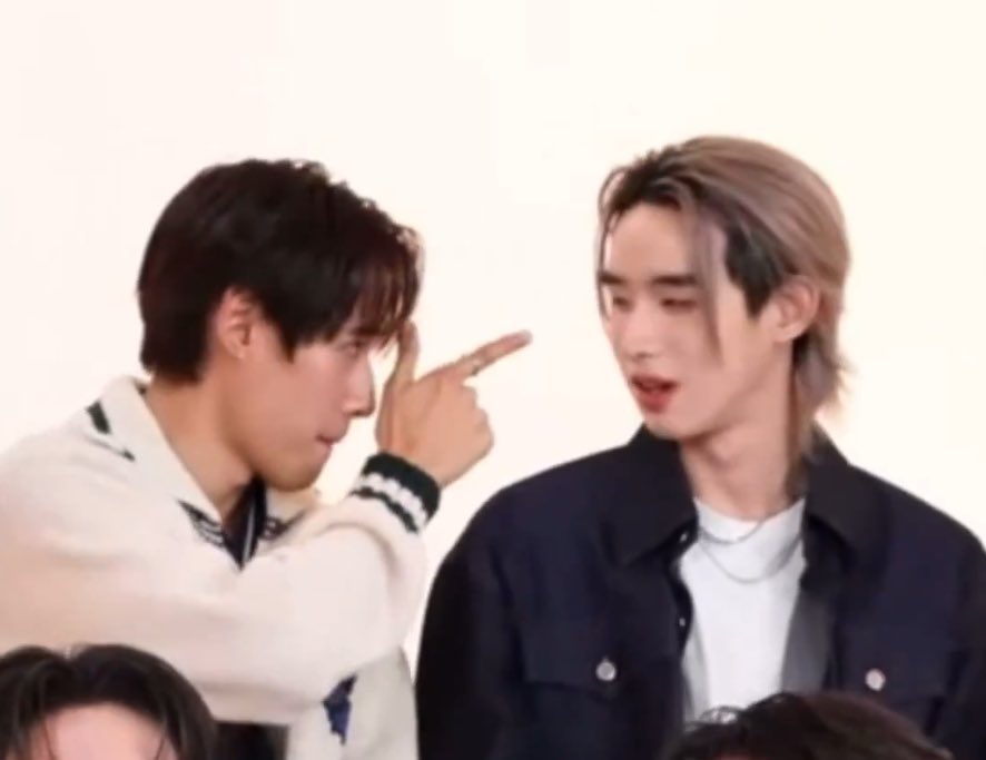 seokminsx's tweet photo. MY JUNDYLAN SHIPPER HEART IS SCREAMING SO HARD RN
#nutddan #hongshihoshi https://t.co/SvZ2qW3Aq8