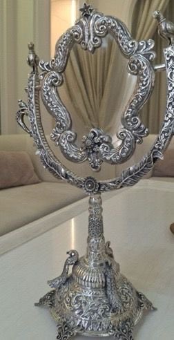 RitamAppKannada's tweet image. PM ⁦Narendra Modi&apos;s⁩ gifts for French President and First Lady

ಪ್ರಧಾನಿ ಮೋದಿ ಅವರು ಫ್ರಾನ್ಸ್‌ ಪ್ರವಾಸದ ವೇಳೆ ಛತ್ತೀಸ್‌ಗಢದ ಡೋಕ್ರಾ ಕಲಾಕೃತಿ ಮತ್ತು ರಾಜಸ್ಥಾನದ ಬೆಳ್ಳಿ ಅಲಂಕಾರಿಕ ಕನ್ನಡಿಯನ್ನು ಫ್ರಾನ್ಸ್‌ ಅಧ್ಯಕ್ಷರಿಗೆ ಹಾಗೂ ಅವರ ಪತ್ನಿಗೆ ಉಡುಗೊರೆಯಾಗಿ ನೀಡಿದರು.

#PMModiInFrance #PMModiInParis #France