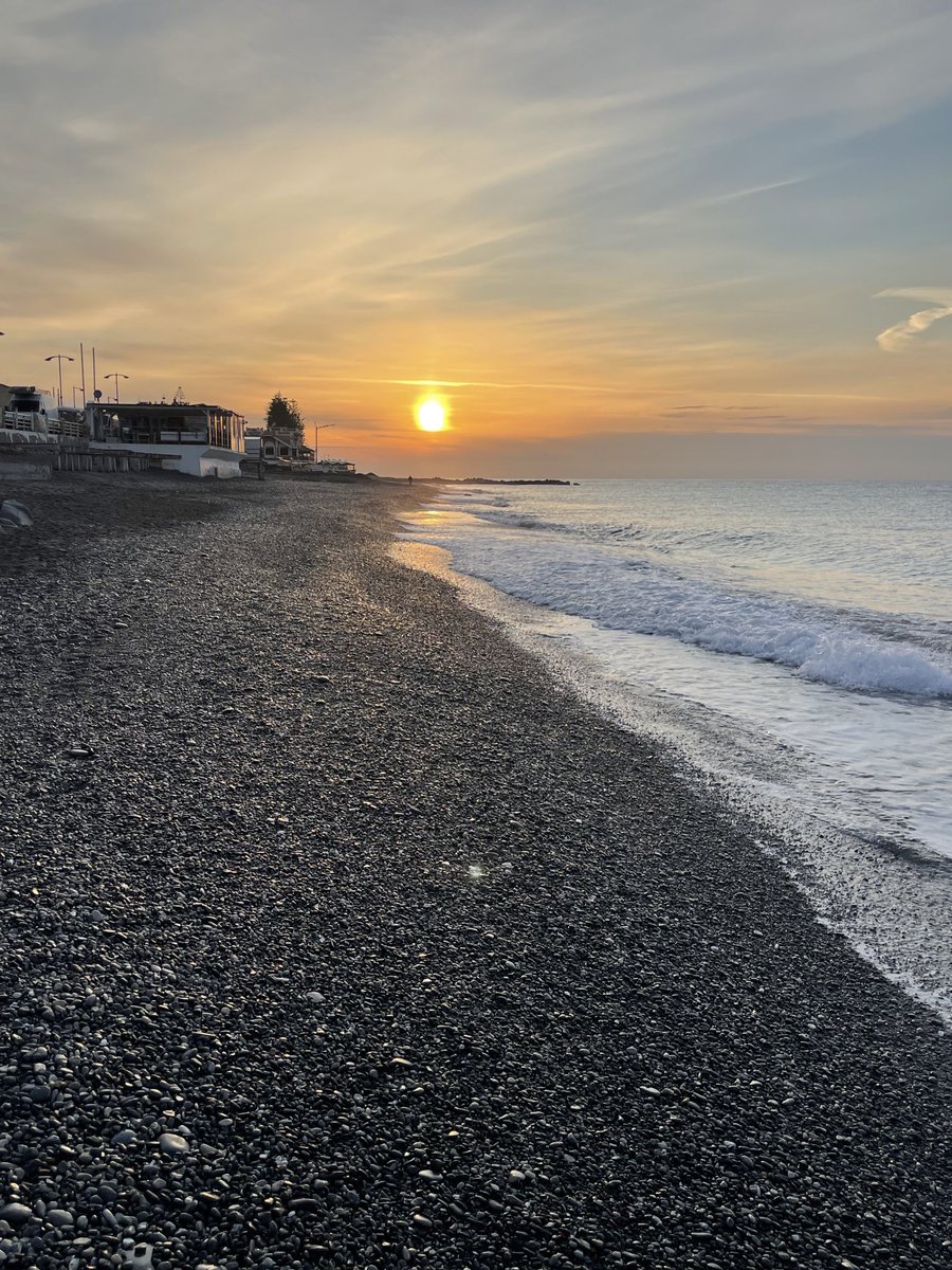 enzomazza's tweet image. #earlyrunning #sanremo2025