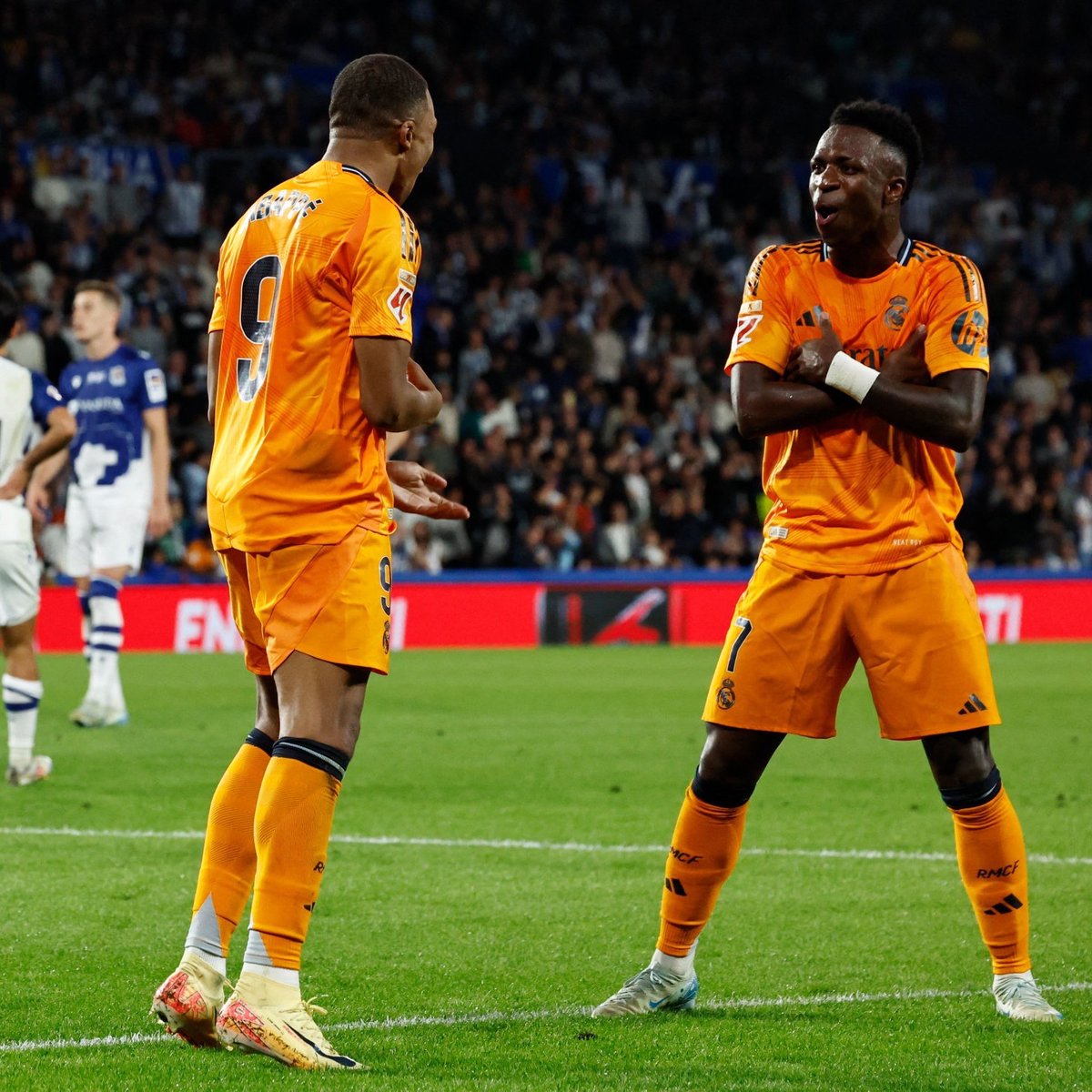 FabrizioRomano's tweet photo. ⚪️✨ Vinicius Jr: “My connection with Mbappé is very good, on and off the pitch. It’s crucial to make great things happen”.

“Playing with top players always makes things easier. It took some time for Kylian to adapt but he’s doing great now”, told Sky. https://t.co/iV2FxZHojZ