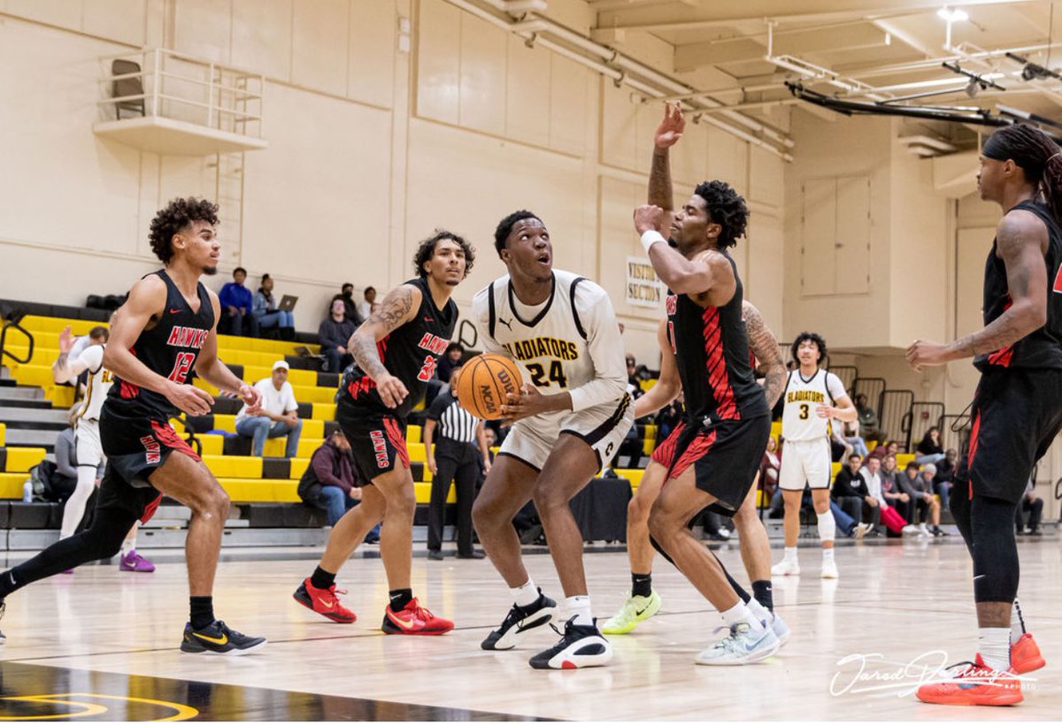 Tonight Your Gladiators go on the road to  San Bruno, Ca and win vs the Skyline College Trojans  and move to 8-3 in the coast north conference and 19-6 overall. 

Your Gladiators were led by: 

Marcellus Edwards 20pts 5rebs 4ast 2stls

Zion Yeargin 20pts 7rebs 3ast 3ast