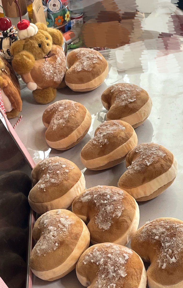 cookie_cherry_'s tweet photo. 𝗰𝗼𝗺𝗶𝗻𝗴 𝘀𝗼𝗼𝗻 🍩➰💓 https://t.co/myjQmhKLYi