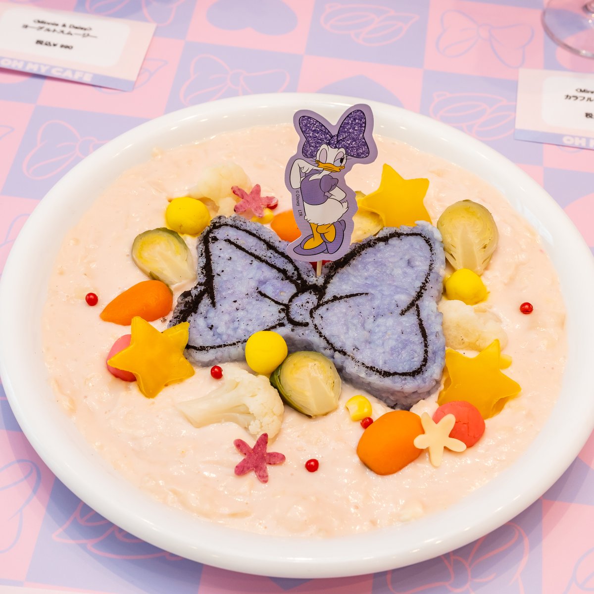 Y2K”テイストのかわいいカフェメニュー！ ディズニースペシャルカフェ