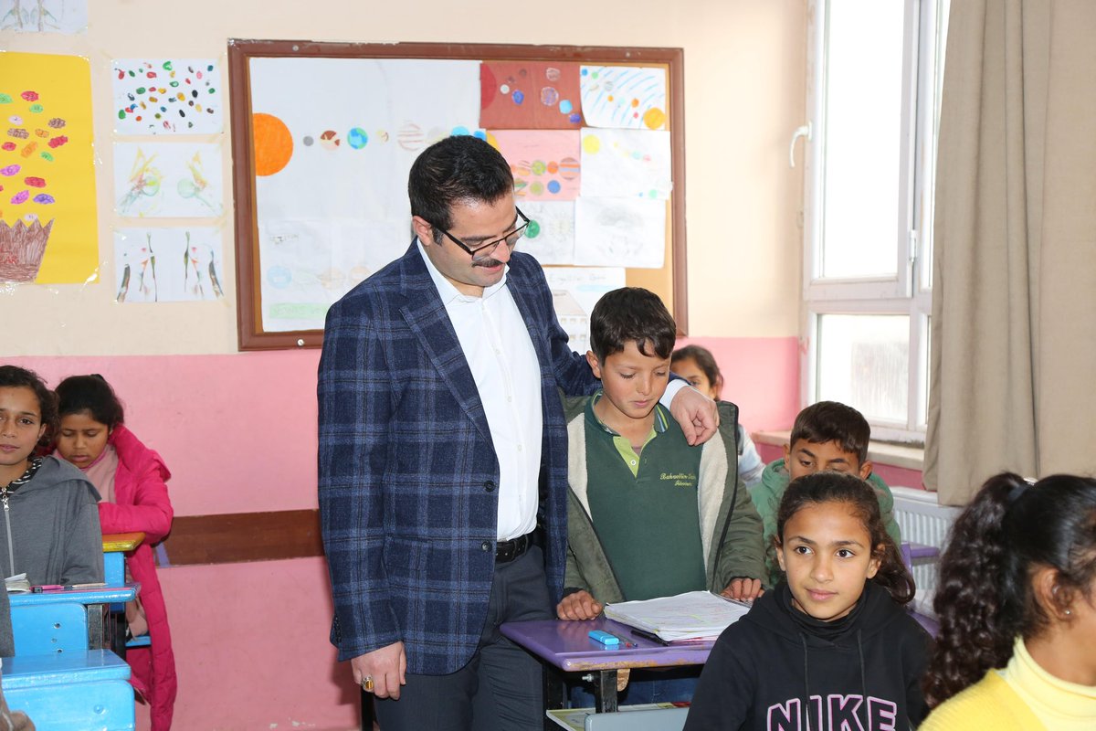 Kaymakamımızdan Okullara Ziyaret

🖇️Kaymakamımız Sayın Harun Reşit HAN, okul ziyaretleri kapsamında Balkat Ortaokulu ve Hayati Harrani Anadolu İmam Hatip Lisesini ziyaret etti. Ziyaret sırasında Sayın Kaymakamımıza İlçe Milli Eğitim Müdür Vekili Sayın Muharrem DEMİR eşlik etti.