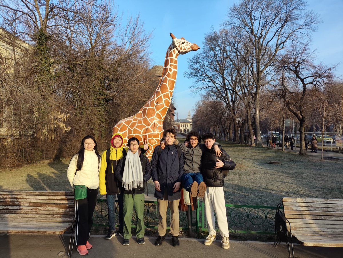 L'équipe de France est à Bucarest pour le Romanian Masters of Mathematics ! 🇫🇷🇷🇴

On souhaite bonne chance à toute l'équipe pour le 2e jour d'épreuve qui commence bientôt, ainsi qu'aux encadrants qui vont défendre leurs copies du 1er jour dans le même temps ! 💪🦒