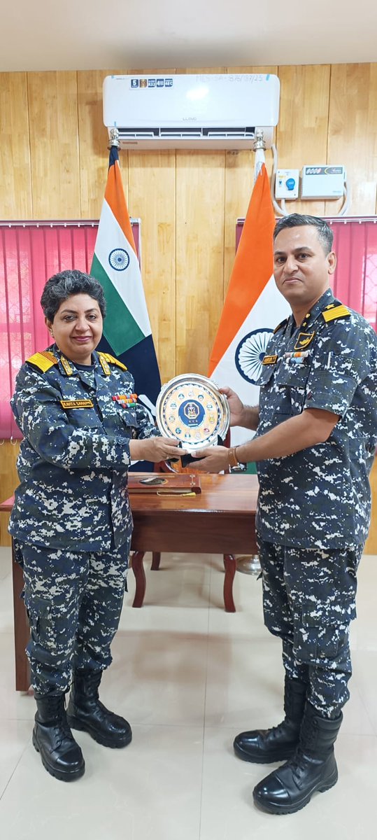 AN_Command's tweet photo. In her tour of #ANI, Surg V Adm Kavita Sahai, SM, VSM, DGMS (Navy) reviewed medical facilities at Diglipur, visited #INSKohassa &amp; #DHQ9, and commended units for exemplary upkeep. #IndianNavy #ANC https://t.co/k03AfDi9vc