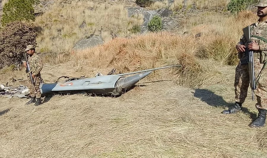 sohailahmedsa's tweet photo. The wreckage of the MiG-21 Bison (CU2328) of the Indian Air Force (IAF), was shot down by the Pakistani Air Force (PAF) over the Line of Control.
#IAF #PAF #OpSwiftRetort #Pakistan https://t.co/IizOr29gFM