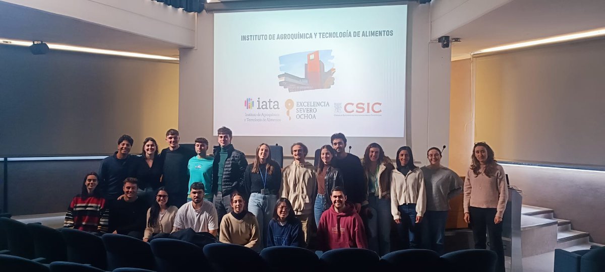 IATA CSIC (@iata_csic) on Twitter photo Ayer recibimos la visita del alumnado del Máster en Bioinformática de la <a href="/UV_EG/">Universitat València</a>.
El grupo de estudiantes recorrió las instalaciones del IATA y conoció en detalle el trabajo de los grupos de investigación, con el fin de plantear futuras colaboraciones o el desarrollo de TFMs. Ayer recibimos la visita del alumnado del Máster en Bioinformática de la <a href="/UV_EG/">Universitat València</a>.
El grupo de estudiantes recorrió las instalaciones del IATA y conoció en detalle el trabajo de los grupos de investigación, con el fin de plantear futuras colaboraciones o el desarrollo de TFMs.