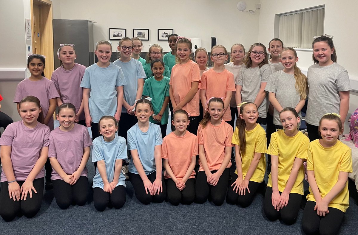 HambrookSchool's tweet photo. What a great evening performing at the Festival of Youth Dance. The children were a credit to both themselves and the school. Thank you to all who came along to support! 🪩 #FOYD #Hambrookdance https://t.co/70nNl1Ly1G