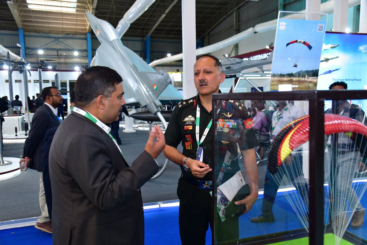 Gliders_Defence's tweet photo. A day 3 of B2B meetings,visits by dignitaries &amp; exhibiting power of GIL equipments at #AeroIndia  for Air Force  ,reaches out to valued customers and partners.@DefProdnIndia @GlidersL @OpfGil https://t.co/zCh6d5do2N