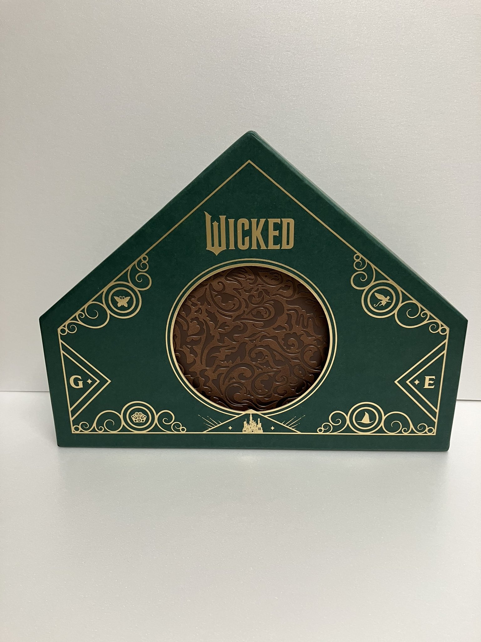 Wicked: 洋書 Amazon | Wicked: the bestselling book that inspired the