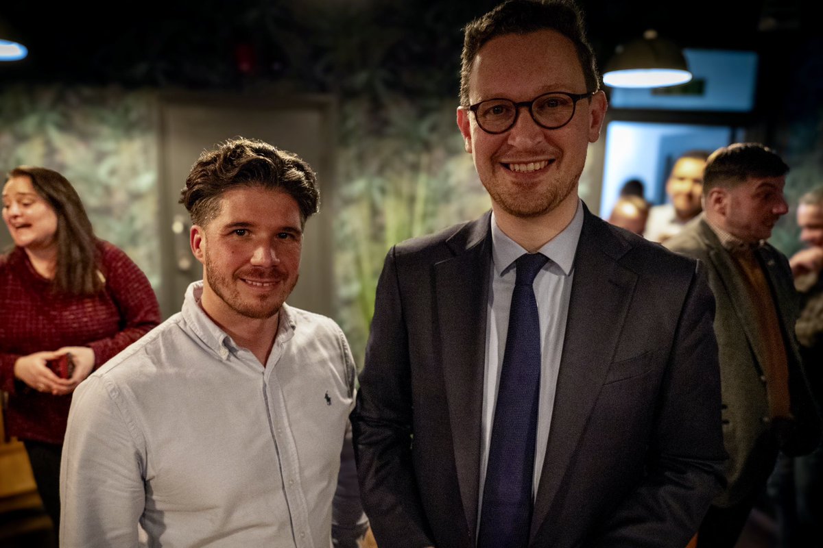 Cllr Kieren Spencer (@kiespe) on Twitter photo An absolute pleasure to meet the Chief Secretary to the Treasury, <a href="/darrenpjones/">Darren Jones MP</a>. Good chat about all sorts—the economy, getting Britain building, and the future of traditional media after the news that Sky News is coming off the tele.
(P.S. I’m not a hobbit—he’s just a giant!) An absolute pleasure to meet the Chief Secretary to the Treasury, <a href="/darrenpjones/">Darren Jones MP</a>. Good chat about all sorts—the economy, getting Britain building, and the future of traditional media after the news that Sky News is coming off the tele.
(P.S. I’m not a hobbit—he’s just a giant!)