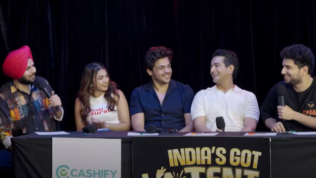 pixel_pnl's tweet photo. 1/ 🧵 Are Indian comedians really free to push the envelope, or are they dancing on a razor’s edge?

The problems plaguing Samay Raina and his India's Got Latent show might actively cause comics to second guess themselves.

Buckle up as we unpack the drama 👇 https://t.co/IK13ujicj8