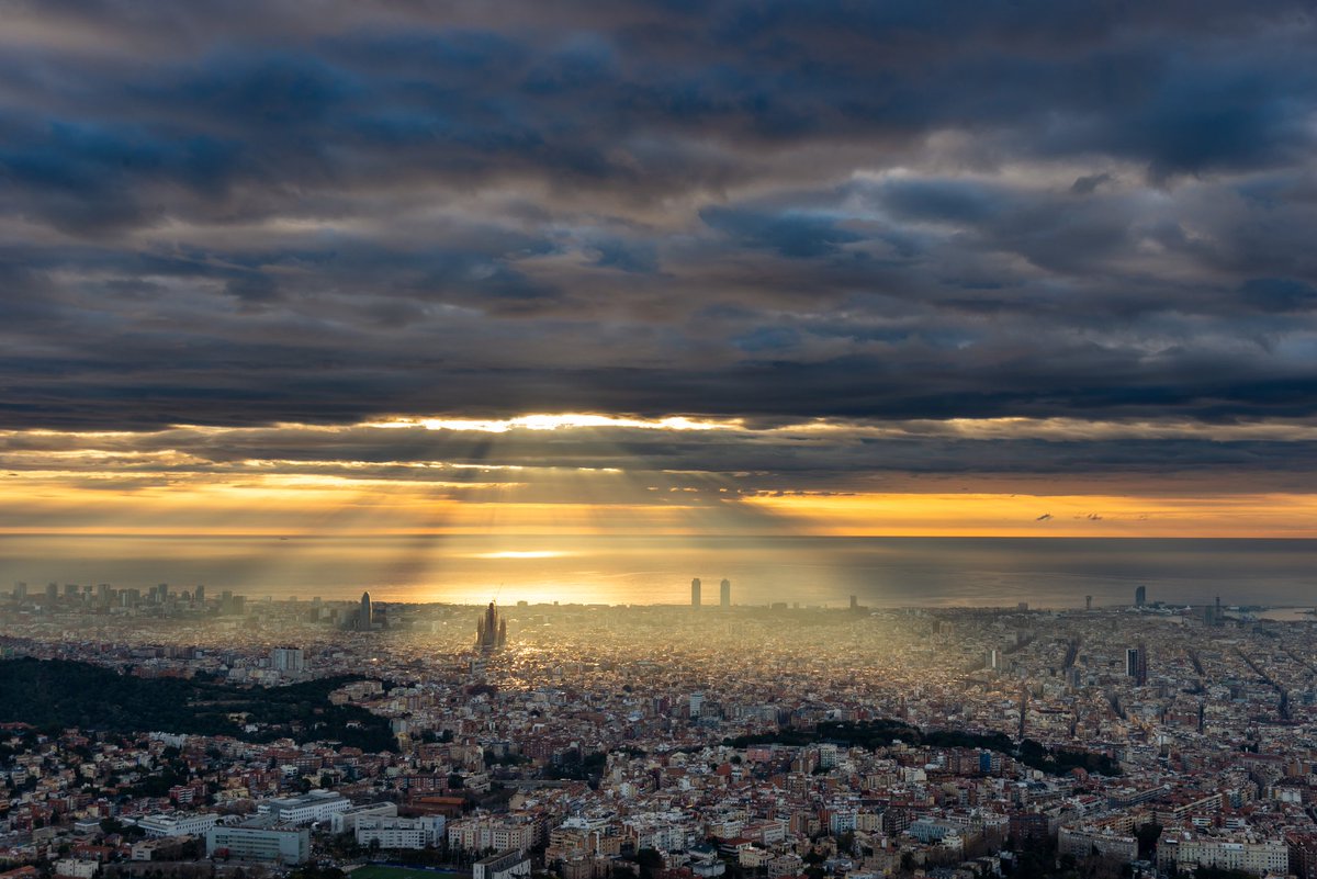 Alfons Puertas (@alfons_pc) on Twitter photo Tímidos #rayoscrepusculares de Sol atraviesan las nubes bajas residuales en #Barcelona tras la lluvia de ayer noche 27.8 mm <a href="/eltempsTV3/">El temps</a> <a href="/btveltemps/">btv el temps</a> <a href="/AEMET_Cat/">AEMET_Cataluña</a> <a href="/meteocat/">Meteocat</a> <a href="/ARAmeteo/">ARA Méteo</a> <a href="/CloudAppSoc/">Cloud Appreciation Society</a> <a href="/WMO/">World Meteorological Organization</a> <a href="/ACOMmeteo/">ACOM</a> <a href="/ame_asociacion/">AME Asociación</a> Tímidos #rayoscrepusculares de Sol atraviesan las nubes bajas residuales en #Barcelona tras la lluvia de ayer noche 27.8 mm <a href="/eltempsTV3/">El temps</a> <a href="/btveltemps/">btv el temps</a> <a href="/AEMET_Cat/">AEMET_Cataluña</a> <a href="/meteocat/">Meteocat</a> <a href="/ARAmeteo/">ARA Méteo</a> <a href="/CloudAppSoc/">Cloud Appreciation Society</a> <a href="/WMO/">World Meteorological Organization</a> <a href="/ACOMmeteo/">ACOM</a> <a href="/ame_asociacion/">AME Asociación</a>