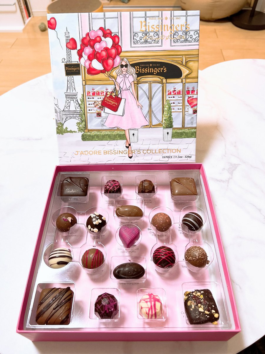nyag_neco's tweet photo. バレンタインにBissinger'sのチョコレートいただきました♡
歴史あるフランスのチョコレート..フランス国王も食べたらしい....
まるで宝石..もったいなくて食べれない。
#チョコレート #Bissinger's #フランス https://t.co/bsMgbsQUFX