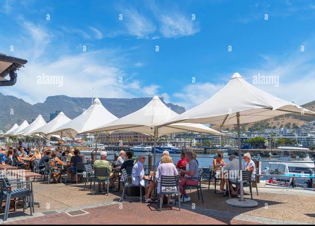 Not for sensitive viewers 

Terrible things happening in South Africa as the minority are being forced to wake up and have breakfast against their will 💔💔