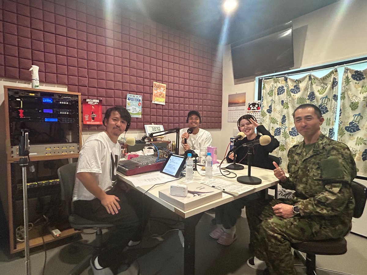 campmiyakojima2's tweet image. 比嘉司令は、2月12日 #FMみやこ 76.5FMの｢宮古島商店GUYs」の収録に出演しました。インタビューの中で23日開催予定のCanpMiyakojimaFestivalにおけるサプライズを発表しました。是非2月15日12時～13時FMみやこ｢ #宮古島商店GUYs 」の放送をご視聴下さい!16日19時から再放送もあります!お楽しみに!