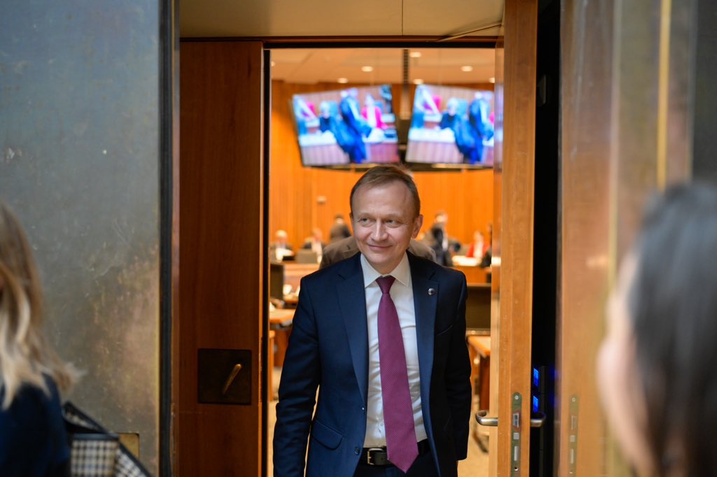 Piotr Serafin (@piotr_serafin) on Twitter photo Collaboration with the 🇪🇺 regions is at the centre of the <a href="/EU_Commission/">European Commission</a>’s interests.
And it is what I highlighted today during my discussion at the <a href="/Landtag_NRW/">Landtag NRW</a>: centralisation is not the name of the game.
👉🏻 landtag.nrw.de/home/mediathek… Collaboration with the 🇪🇺 regions is at the centre of the <a href="/EU_Commission/">European Commission</a>’s interests.
And it is what I highlighted today during my discussion at the <a href="/Landtag_NRW/">Landtag NRW</a>: centralisation is not the name of the game.
👉🏻 landtag.nrw.de/home/mediathek…
