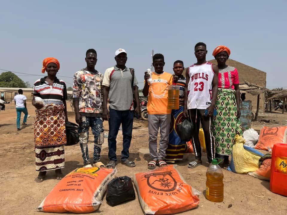 Action Contre la Faim Côte d'Ivoire (@acf_ci) on Twitter photo 🤝 Solidarité en action : Distribution de kits alimentaires à Bolè ! 🍚💙
Les 5 et 6 février, <a href="/ACF_CI/">Action Contre la Faim Côte d'Ivoire</a> , via le projet YεRεTALI, a apporté un soutien alimentaire aux demandeurs d’asile et ménages hôtes vulnérables.
📍 196 au total.
🙏 Merci à notre partenaire <a href="/AFD_France/">Agence Française de #Développement (AFD) 🇫🇷 🇪🇺</a> 🤝 Solidarité en action : Distribution de kits alimentaires à Bolè ! 🍚💙
Les 5 et 6 février, <a href="/ACF_CI/">Action Contre la Faim Côte d'Ivoire</a> , via le projet YεRεTALI, a apporté un soutien alimentaire aux demandeurs d’asile et ménages hôtes vulnérables.
📍 196 au total.
🙏 Merci à notre partenaire <a href="/AFD_France/">Agence Française de #Développement (AFD) 🇫🇷 🇪🇺</a>