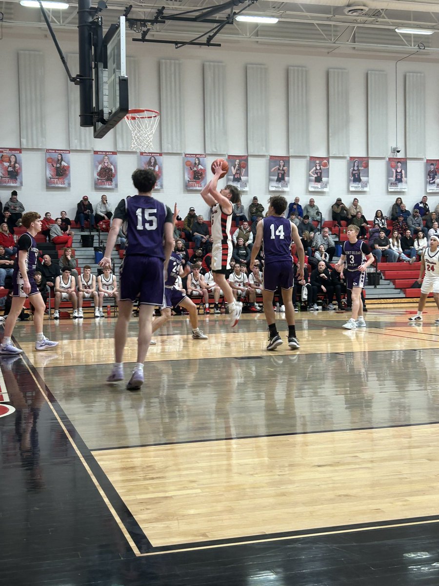 WJourney5's tweet photo. Adversity weakens the weak and strengthens the strong. – Unknown #senior #2025senior #highschoolbasketball #collegebasketball #highschoolsenior #basketballgame #basketballplayer #basketballseason #motivation #gameday #throwback #throwbackthursday https://t.co/0u92LW7v7L