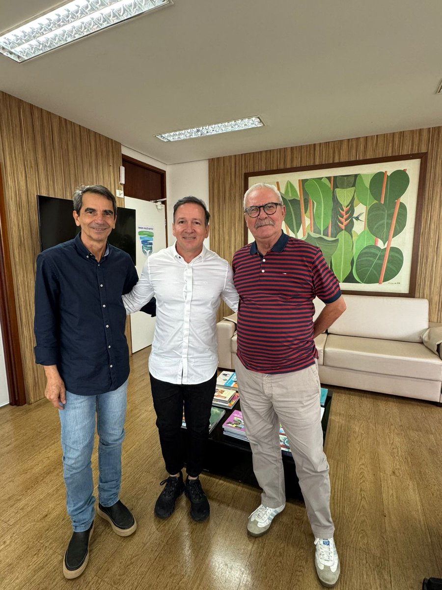 abihrn's tweet photo. O presidente Edmar Gadelha @EdmarGadelha , esteve reunido na quarta-feira (12), com os gestores do Sebrae RN e o diretor da Expedia @Expedia , Ricardo Cuenca. A pauta dos encontros foram ações em parceria para o fomento do turismo e hotelaria potiguar. https://t.co/aMBH9zyxSO