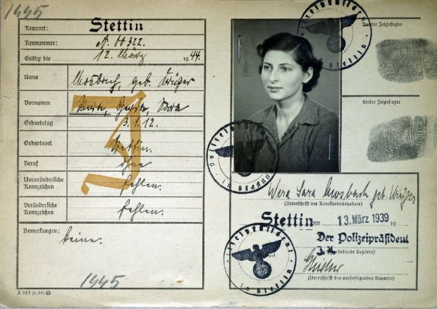 F_ZIHK's tweet photo. 13.02.1940 z dworca #Szczecin Główny Towarowy do Generalnego Gubernatorstwa wyruszył transport 1124 Żydów z #Pomorza #Shoah   

miejscem deportacji był #Lublin #Izbica oraz getta tranzytowe w #Bełżycach #Piaskach #Głusku https://t.co/UVZwAhrrjq