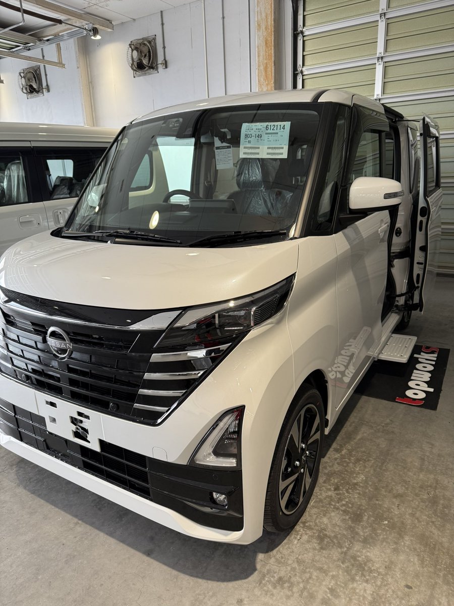 top_headlight's tweet photo. 幸せステップ💕
日産大阪販売株式会社高槻店様
沢山の必要なお客様へ
届けて頂き誠に有難う御座います
お客様には良きカーライフを❗️
#幸せステップ
#後付けも出来るステップ
#必要な方に届きますように
#ハンズフリー機能も使える幸せステップ
#topworks
#日産大阪販売株式会社
#日産大阪販売株式会社高槻店