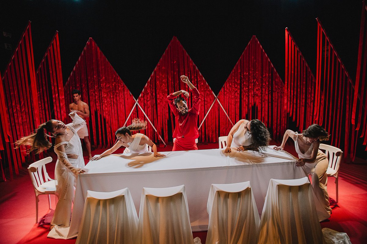 Revista Godot tweet media