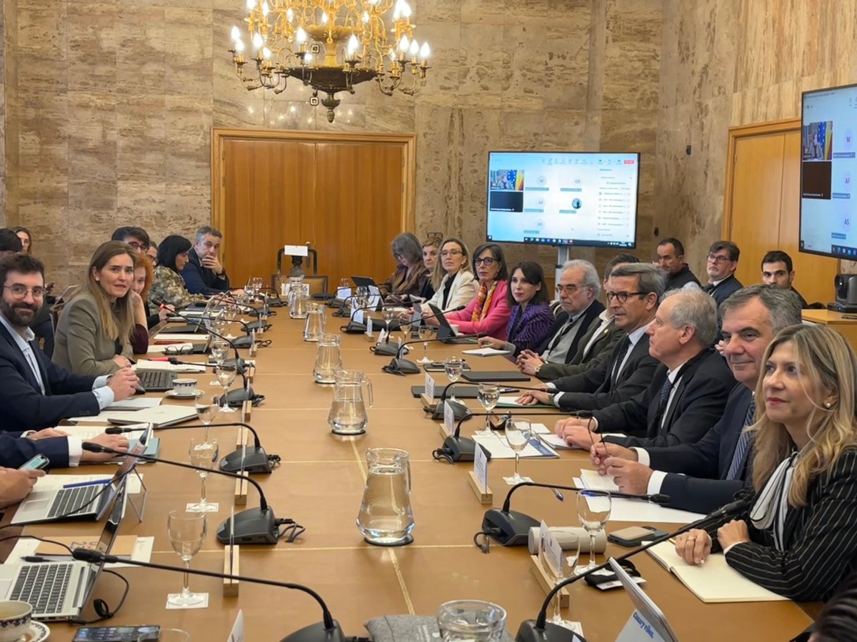 MEDIO AMBIENTE | El Gobierno regional exige al Ministerio una mejora de la red eléctrica para aumentar un 29 por ciento la generación de energías renovables

#MedioAmbiente #RegiondeMurcia #mejora #RedElectrica #EnergiasRenovables #renovables <a href="/AmbientalRM/">Consejería M. Ambiente, Univ., Invest. y Mar Menor</a> 
murcianoticias.es/medio-ambiente…