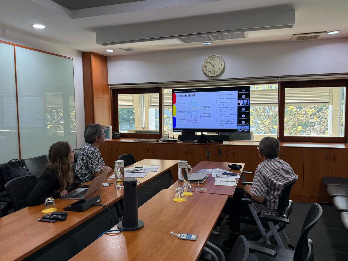 Today <a href="/UNESCO/">UNESCO 🏛️ #Education #Sciences #Culture 🇺🇳</a> and <a href="/ASEAN/">ASEAN</a> Secretariat organized the 2nd episode of ASEAN Teatime! Engaging discussions on #DigitalTransformation #ClimateAction #socioculturaldevelopment <a href="/TimorLeste012/">Timor-Leste🇹🇱</a> 's membership journey showcasing the power of ASEAN-UN collaboration in driving #SDGs 🇺🇳