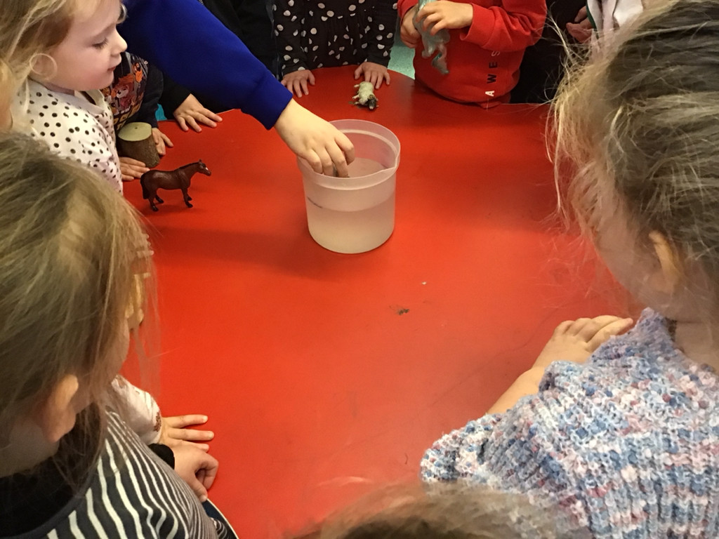 RustingtonCPS's tweet image. Mr Sonsthagen,our Early Years and Science Lead, visited the Playcentre Nursery in Rustington last week to share our love of Science - inspiring young Scientists of the future 🔭🧪:)