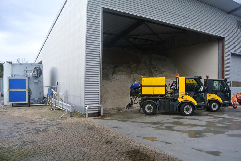 Vanwege verwachte gladheid wordt er vanavond vanaf 19.30 uur gestrooid. Meer info en de strooiroutes vind je op: venlo.nl/gladheidsbestr…