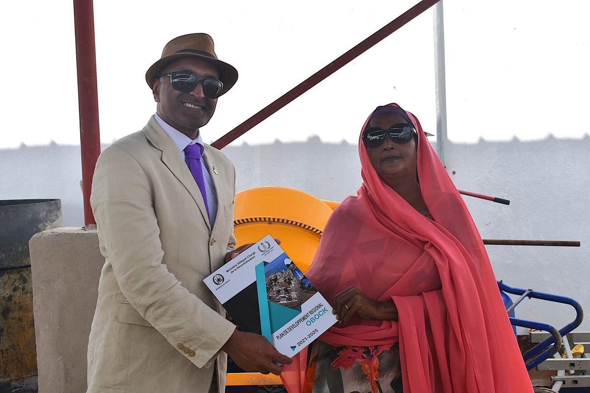 Conseil Régional d'Obock (@c_obock) on Twitter photo Visite de travail de M. l'ambassadeur du #RoyaumeUni M.<a href="/BritAmbVinay/">Vinay Talwar</a> ,accompagné de <a href="/DjiboutiIom/">IOM Djibouti</a>
➡️ Échanges avec les autorités régionales,
➡️ Visite de l'usine de recyclage des pavés.♻️
➡️ Visite à Fanteherou, fortement impactés par la présence des #migrants. Visite de travail de M. l'ambassadeur du #RoyaumeUni M.<a href="/BritAmbVinay/">Vinay Talwar</a> ,accompagné de <a href="/DjiboutiIom/">IOM Djibouti</a>
➡️ Échanges avec les autorités régionales,
➡️ Visite de l'usine de recyclage des pavés.♻️
➡️ Visite à Fanteherou, fortement impactés par la présence des #migrants.