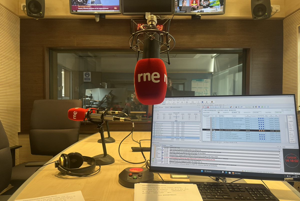 SandraUrdin's tweet image. Cómo no amar la radio ( y más la pública) con toda el alma… ¡ Feliz día! ❤️ @rne @radio5_rne @ree_rne