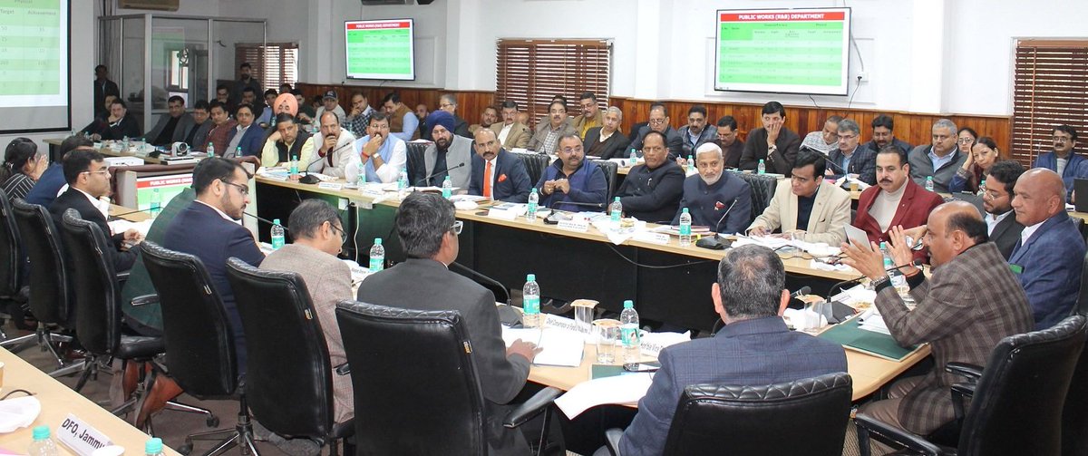 NewspointjK's tweet image. Deputy CM @Surinderch55  reviewed infrastructure development in Jammu, directed officials to expedite projects &amp;amp; ensure coordination with elected representatives. Calls for grassroots involvement, faster execution, &amp;amp; making Jammu a model city. #JammuDevelopment #InfraBoost