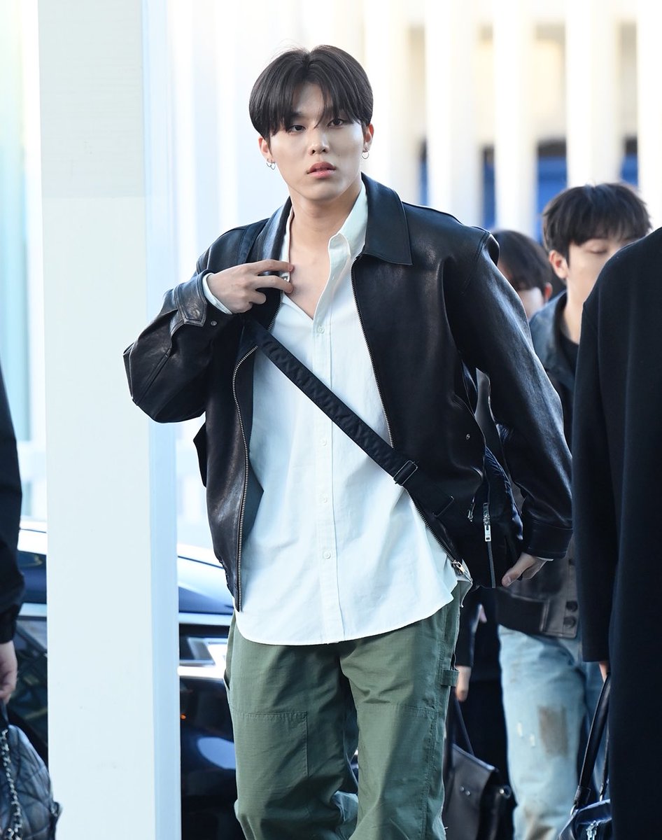iksanpjw's tweet photo. HELLO MR. PARK JEONGWOO?!! 🫠 #박정우 https://t.co/THl8ABRNAo