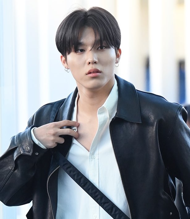 iksanpjw's tweet photo. HELLO MR. PARK JEONGWOO?!! 🫠 #박정우 https://t.co/THl8ABRNAo