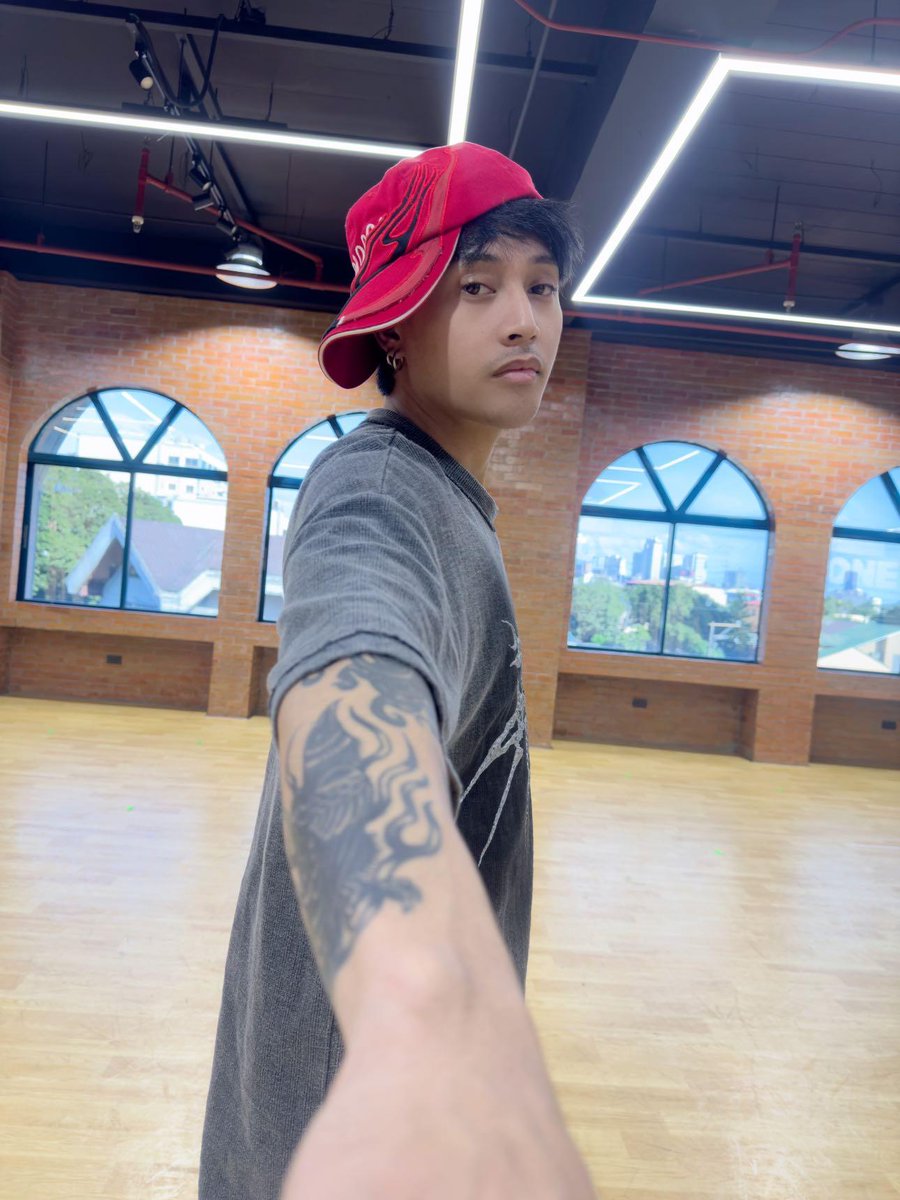 Nakakapasok pala bata sa 1Z studio!

<a href="/felipsuperior/">FELIP</a>  #FELIP
#SB19_KEN #KEN