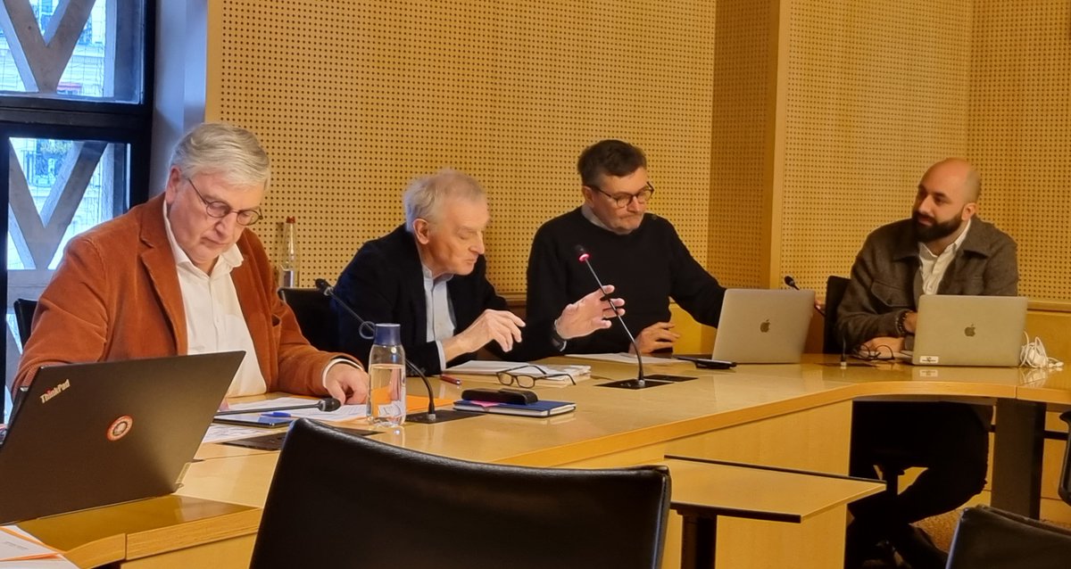 🎙️ Audition

Dans le cadre de ses travaux sur l'enseignement supérieur, la commission #Education, culture &amp; communication a auditionné <a href="/JouzelJean/">Jean Jouzel</a> paléoclimatologue &amp; Luc Abbadie professeur à <a href="/Sorbonne_Univ_/">Sorbonne Université</a>, sur leur rapport sur leurs enjeux de la transition écologique &amp; du