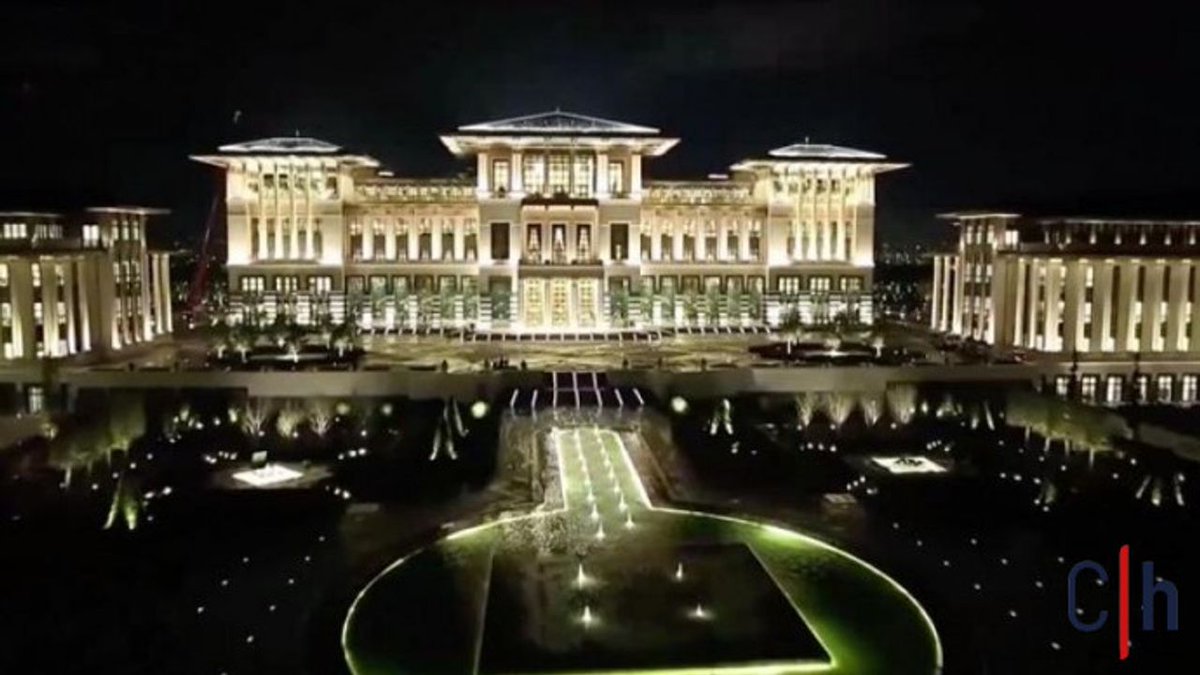 KacSaatOldu_Son's tweet photo. 2538 kişinin çalıştığı Saray’ın yemekhanesinden günde 6 ton çöp çıktığı, çöpleri 3 ayrı belediyenin 50 konteyner ile topladıkları anlaşılalı birkaç saat oldu https://t.co/722MN4cfuU