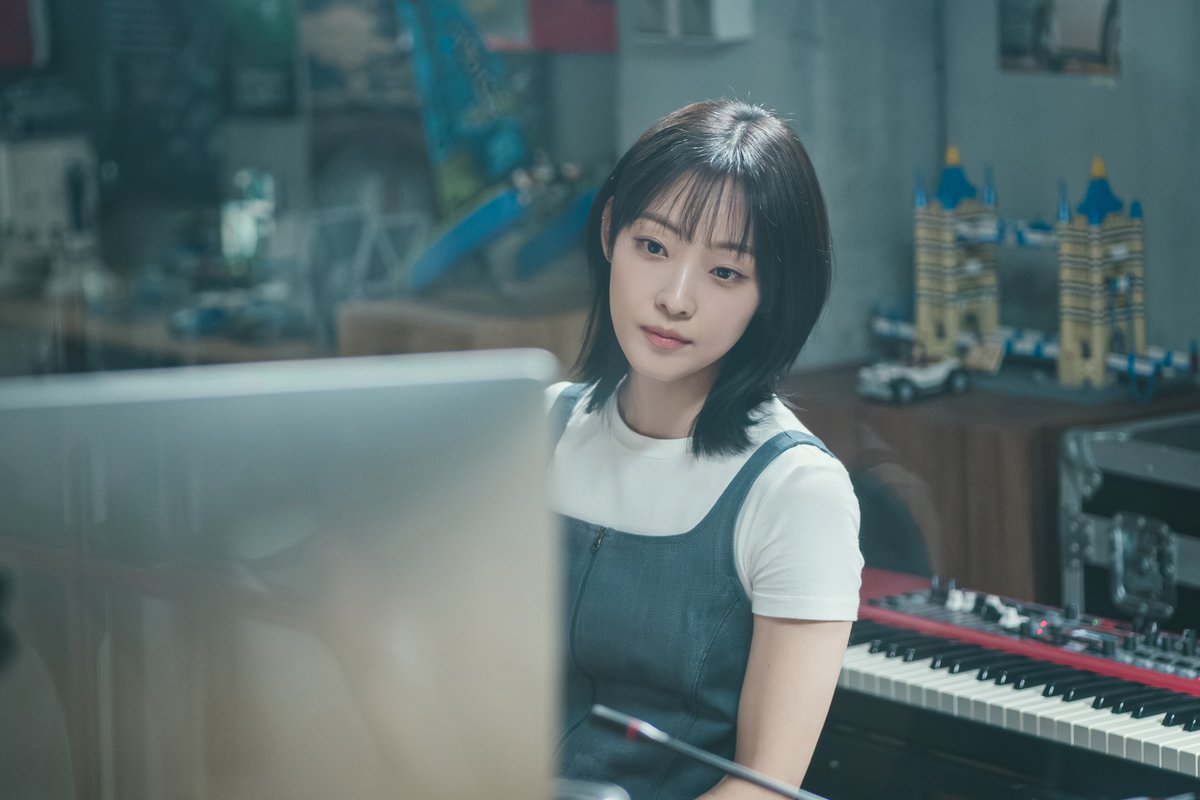 발렌타인 데이에 선물처럼 찾아올 달콤한 로맨스, 씁쓸한 헤어짐, 짜릿한 재회. 

이번엔 해피엔딩일까? <멜로무비> 오늘 공개. 오직 넷플릭스에서.