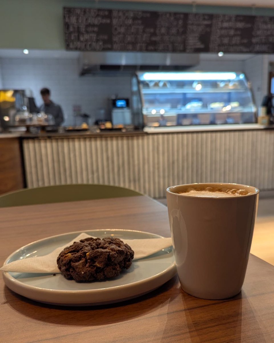 Richard popped into the fantastic new @launchfoods Coffee shop based in Princes Square for a coffee and freshly baked cookie! ☕🍪

Make sure you give them a visit for some delicious food and coffee, with 100% of profits helping to feed Glasgow's kids!

launchfoods.org