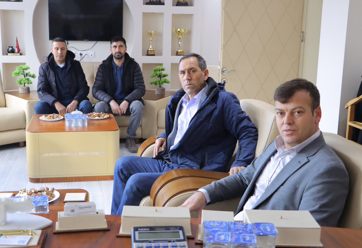 📍Gebeceler Beldesi

Gebeceler Belediye Başkanımız İsa Atay’ı, Merkez İlçe Başkan Yardımcımız Ahmet TAŞ ile birlikte makamında ziyaret ettik
Yapılacak çalışmalarla ilgili incelemelerde bulunarak, Gebeceler’in geleceğine değer katacak projeler için fikir alışverişi gerçekleştirdik