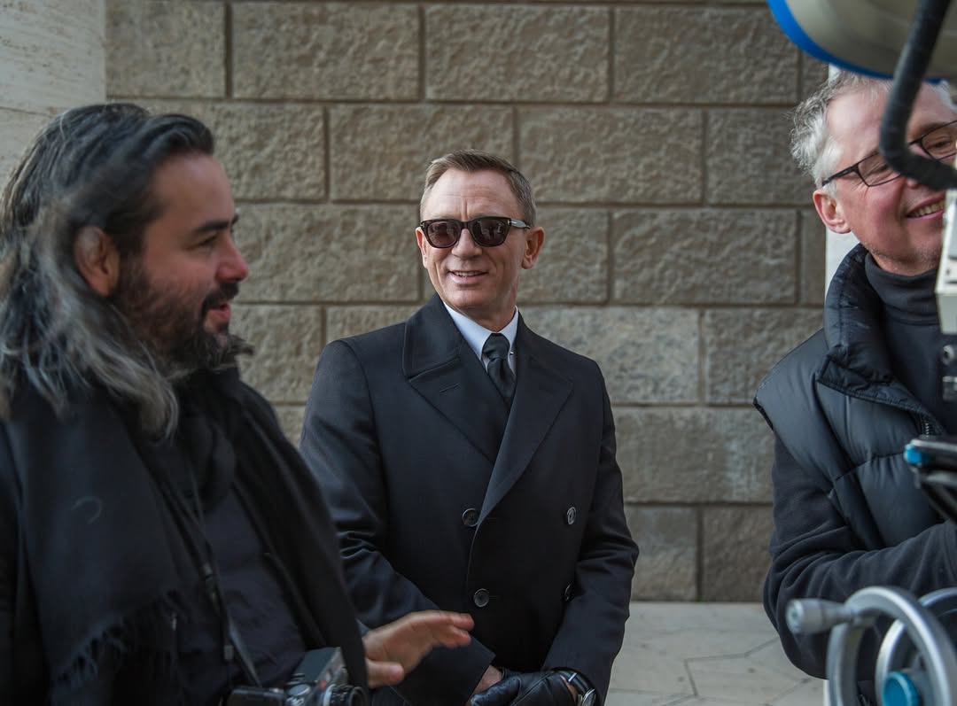 moviesnowtv's tweet photo. Spectre: Behind the lens - Hoyte van Hoytema.
Credit: @007
#Spectre007 #BTS #ScenesToAction #AstonMartinDB10 #DanielCraig #MI6 #JamesBond #CallMeBond #Code007 https://t.co/RylgUldTiX