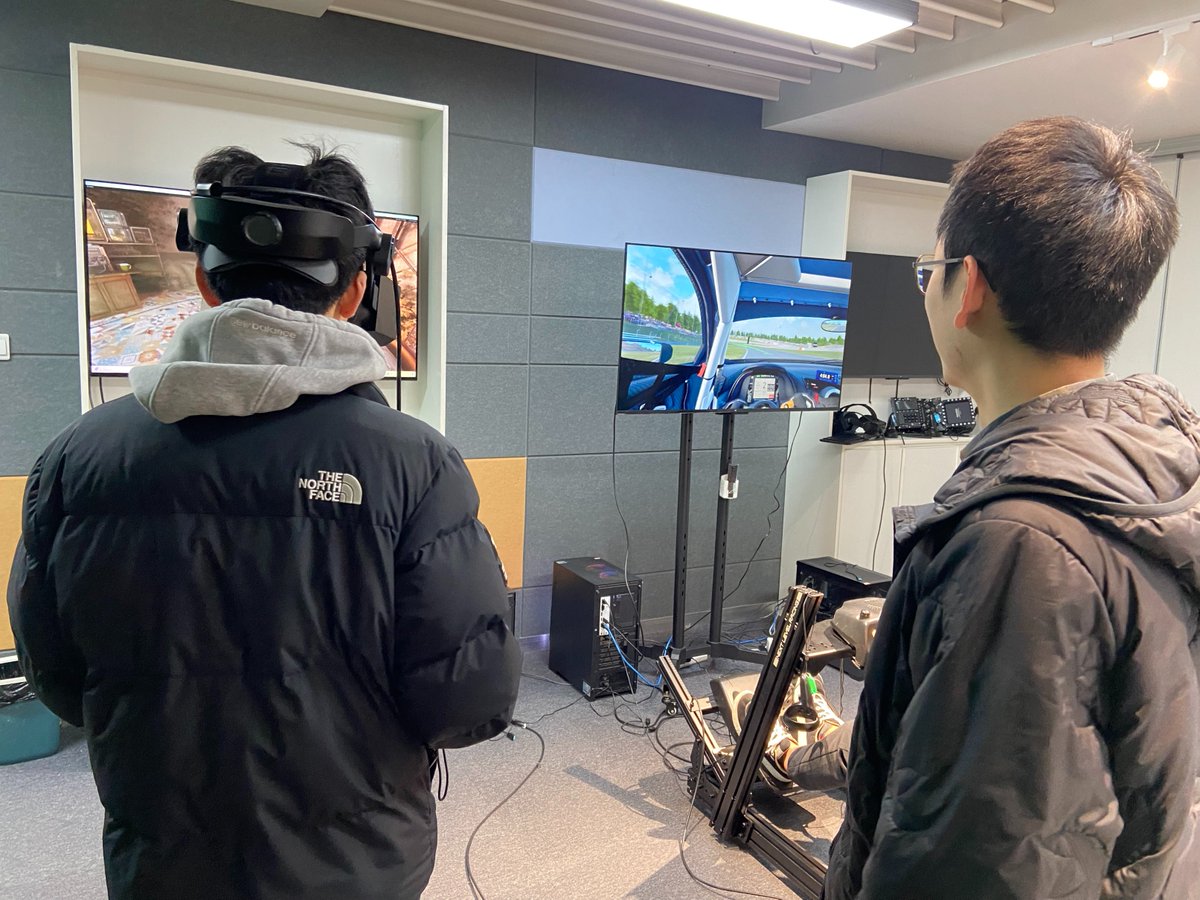 Hoye_PimaxVR's tweet image. Korean client Pimax Device Experiencing😁😁
#pcvr  #VRChat   #vrdevice #pimax