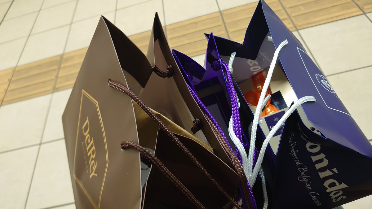 j_karato's tweet photo. ムシャクシャしてやった
後悔は来月のカード払い請求時にする https://t.co/VQZljHeFbo