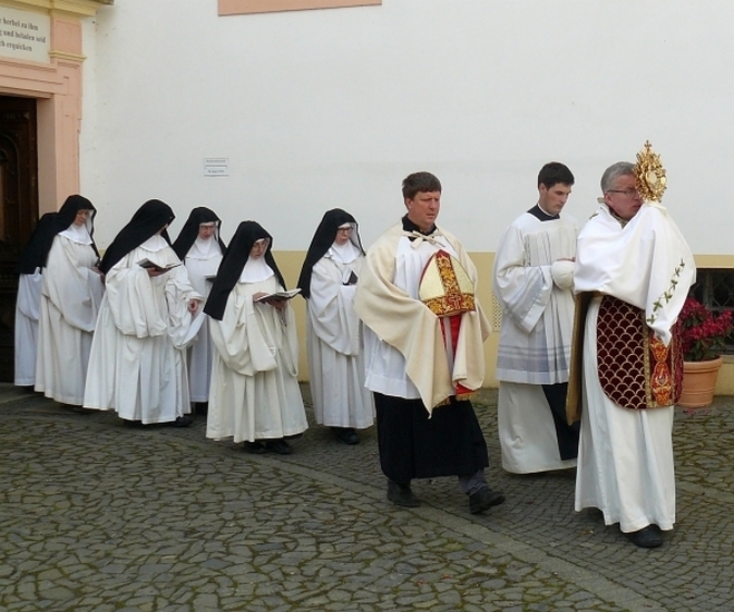 KlosterStMarien's tweet photo. #Kloster St. #Marienthal – ein Ort des #Gebets, der inneren Sammlung und Begegnung:
Nach vorheriger Absprache kann die Teilnahme an unseren #Gebetszeiten, geistliche Begleitung und/oder ein persönliches Gespräch mit einer Schwester ermöglicht werden.
>>> https://t.co/SSO1anQRSt https://t.co/3uhBtHP1Oi